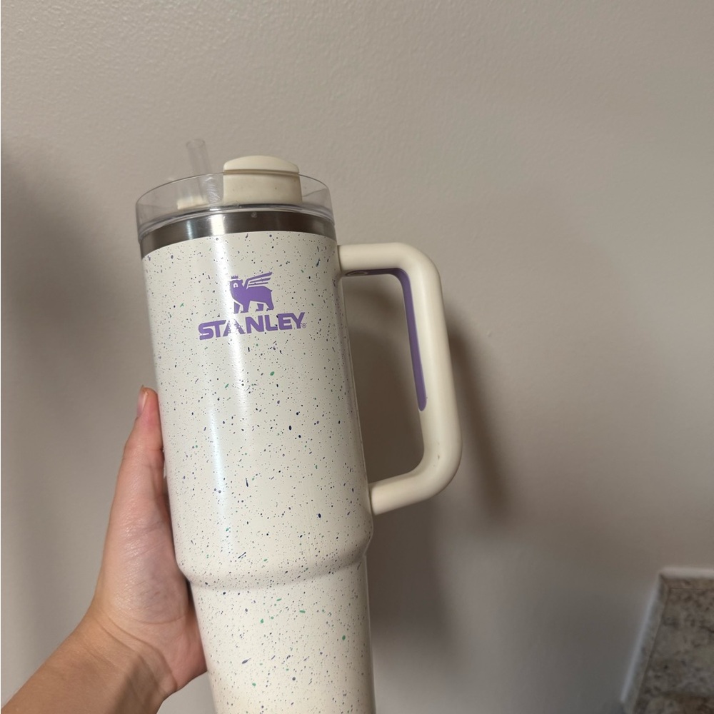 Stanley Cream and Purple Thermos for Elegant Dining
